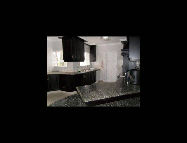 5 BEDROOM HOUSE FOR SALE IN SOMERSET PARK